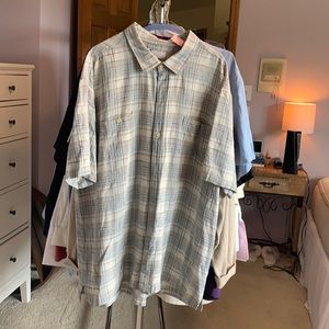 Tommy Bahama 75% Silk/25% cotton shirt